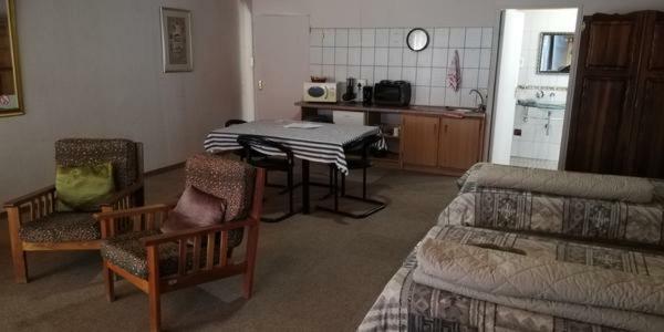 Anandi Guesthouse Mariental Exterior photo